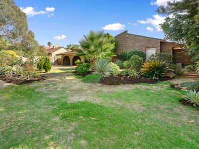 11 Goldfinch Avenue, Churchlands WA 6018