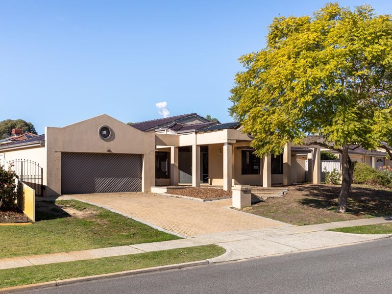 97 Aitken Drive, Winthrop