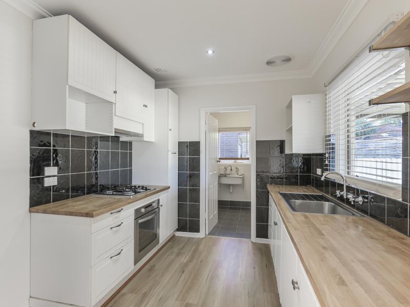 4 Kari Court, Camillo