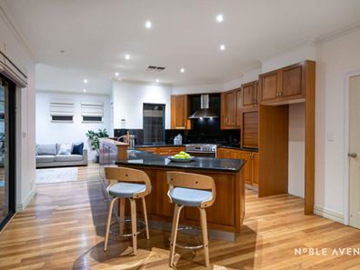 1 Var Terrace, Hillarys WA 6025