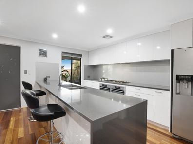 10 Tullis Grove, Southern River WA 6110