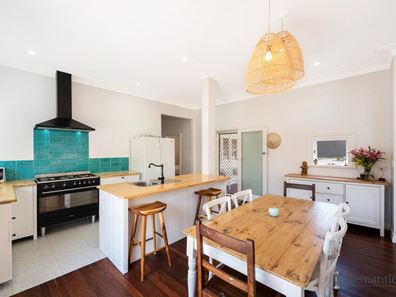 10 Southend Road, Hamilton Hill WA 6163