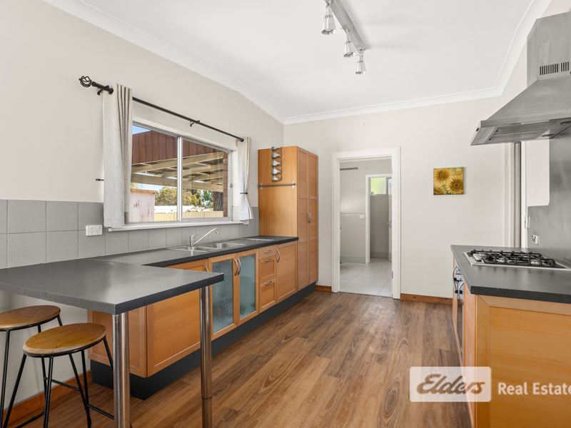 14 Hands Avenue, Eaton