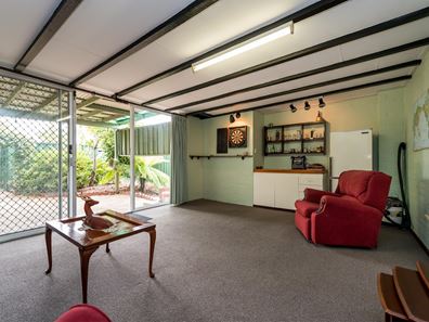 21 Holmwood Way, Embleton WA 6062