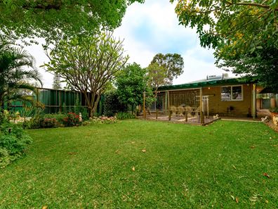 21 Holmwood Way, Embleton WA 6062