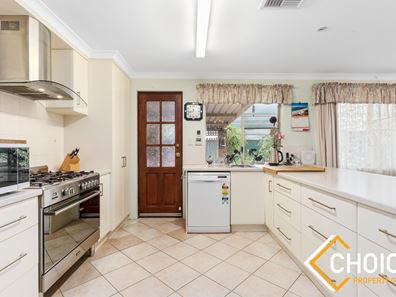 29 Emerald Court, Maida Vale WA 6057