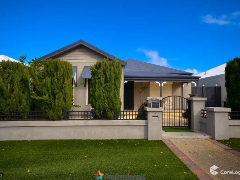 11 Pacifica Way, Dudley Park