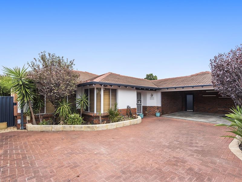 2/11 Burnett Road, Manning