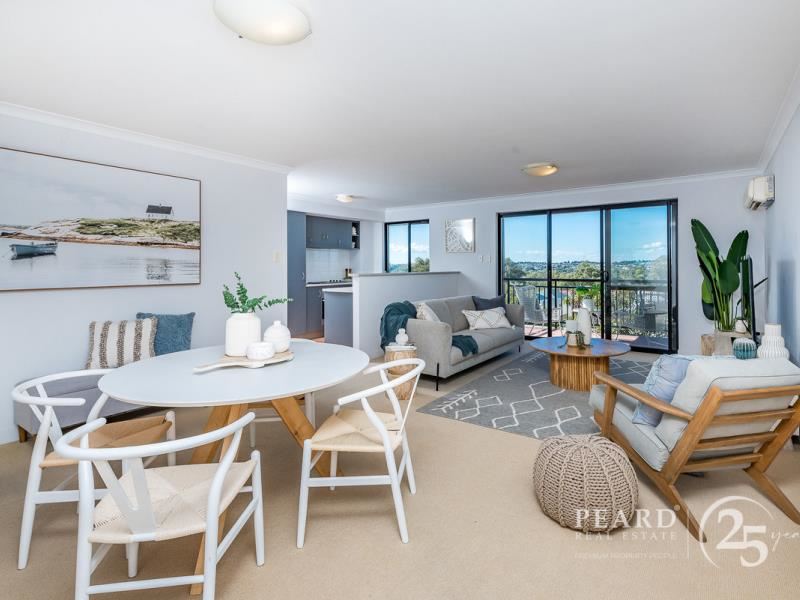 6/4 Wattlebird Loop, Joondalup