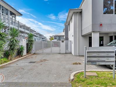 6/377 Daly Street, Cloverdale WA 6105