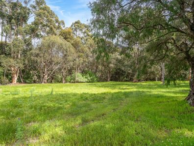 15 Zamia Grove, Yallingup WA 6282