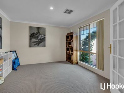 12 Hynes Court, Huntingdale WA 6110