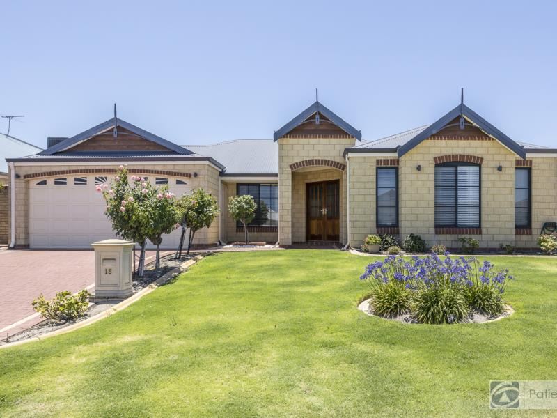15 Jindare Loop, Carramar