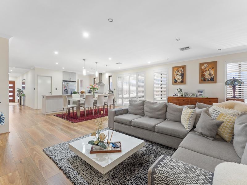 64 Sapphire Chase, Wellard