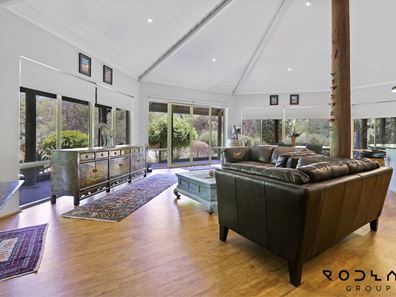 49 Chestnut Rd, Jarrahdale WA 6124