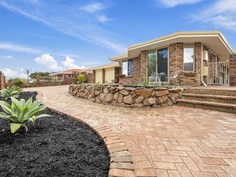 4 Southern Cross Circle, Ocean Reef