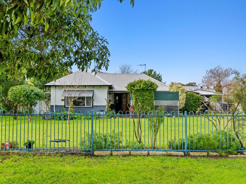 2 Congdon Avenue, Pinjarra WA 6208