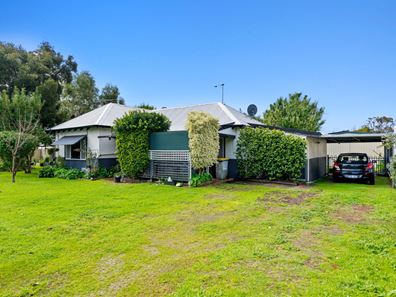 2 Congdon Avenue, Pinjarra WA 6208