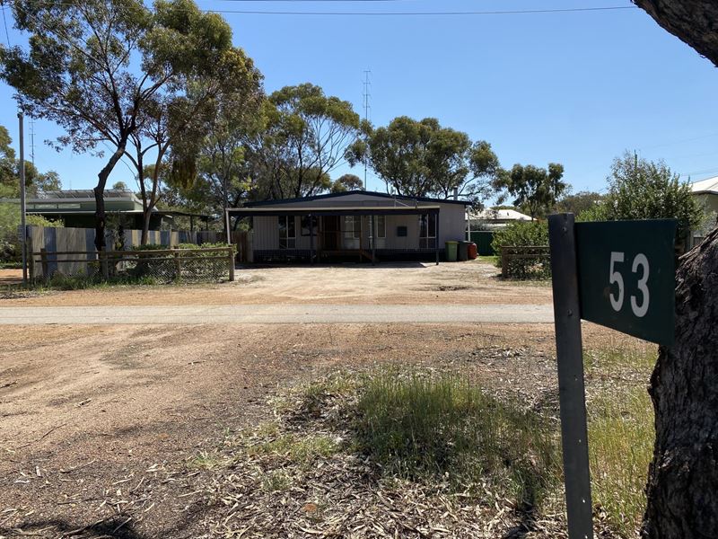 53 Muluckine Rd, Muluckine WA 6401