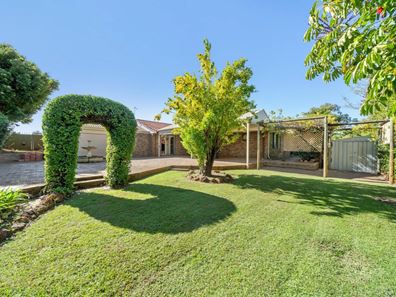 6 Rae Place, Leeming WA 6149