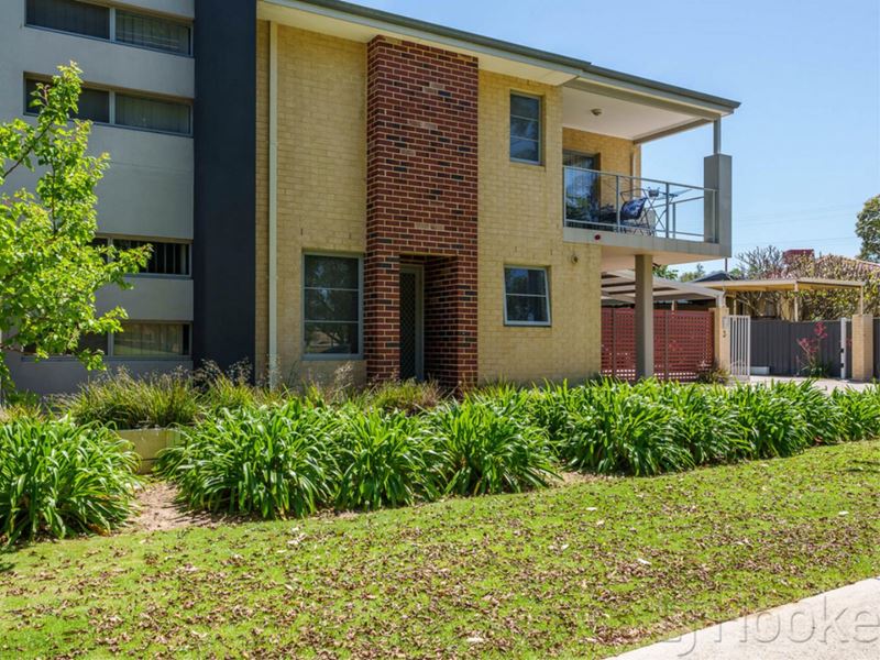 2/3 Packham Road, Hamilton Hill WA 6163