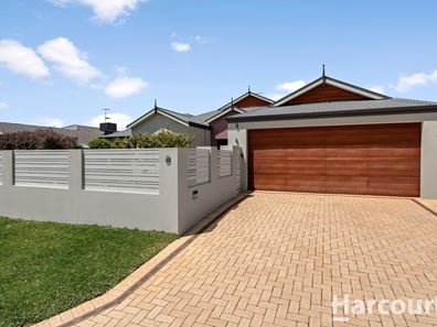 8 Adriana Way, Halls Head WA 6210