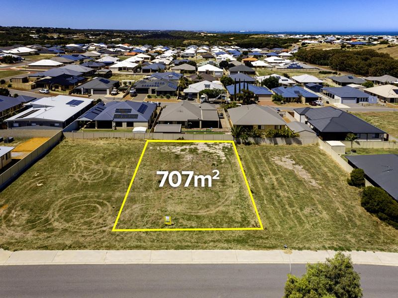 18 Reef Boulevard, Drummond Cove WA 6532