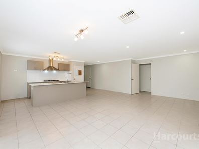 6 Venulosa Avenue, Halls Head WA 6210