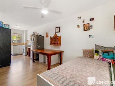 9C/305 Harborne Street, Glendalough WA 6016