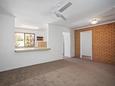 2/143 Railway Avenue, Kelmscott WA 6111