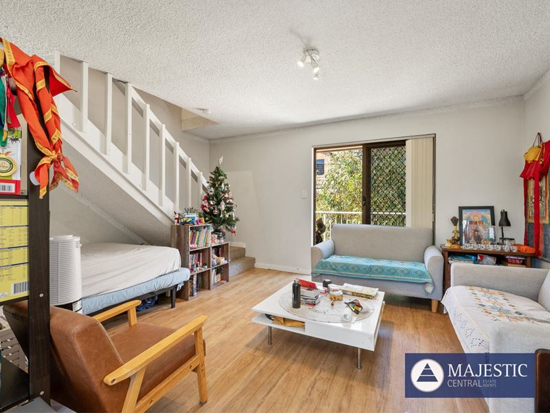Unit 73/309 Harborne St, Glendalough WA 6016