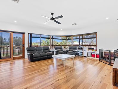 5 Greenhill Grove, Cardup WA 6122