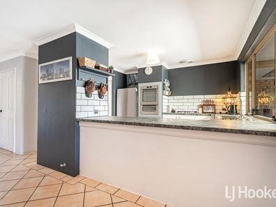 5 Tana Court, Waikiki WA 6169