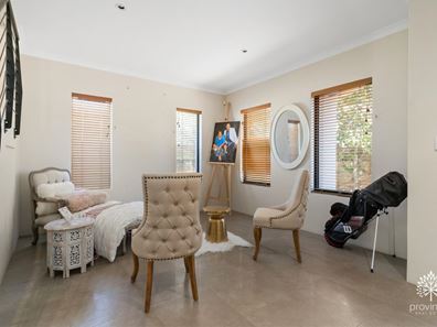 2 Parkfarm Drive, South Guildford WA 6055