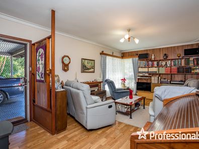 137 Forrest Road, Armadale WA 6112