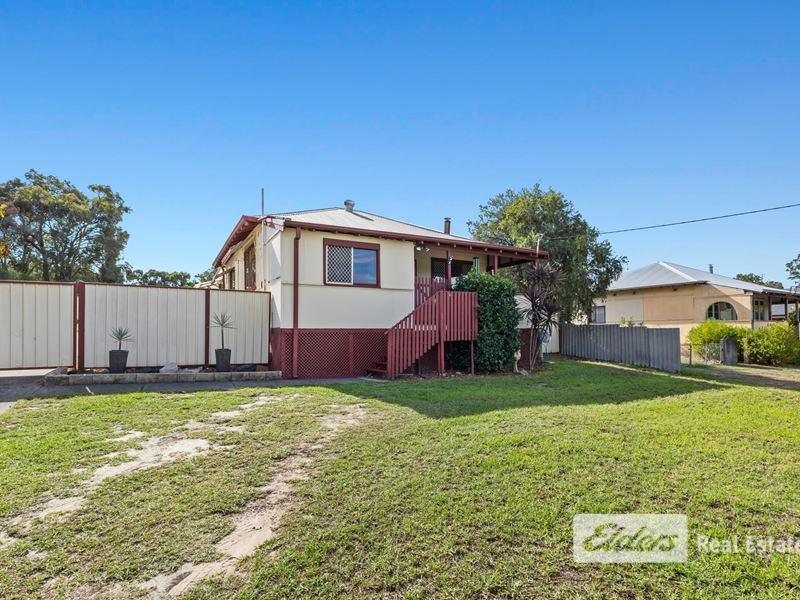 11 Evans Street, Collie WA 6225