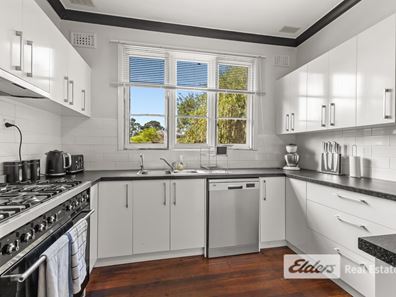 11 Evans Street, Collie WA 6225