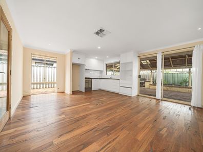 18 River Bank  Drive, Gosnells WA 6110
