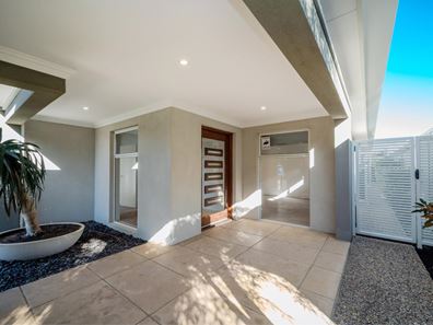 18 Hollington Boulevard, Alkimos WA 6038