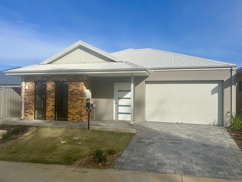 38 Marlock Road, Kwinana Town Centre