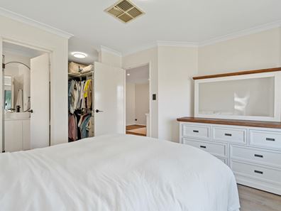 20 Jean Pierre Drive, Port Kennedy WA 6172