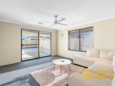 34 Bordeaux Parade, Piara Waters WA 6112