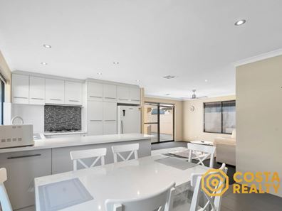 34 Bordeaux Parade, Piara Waters WA 6112