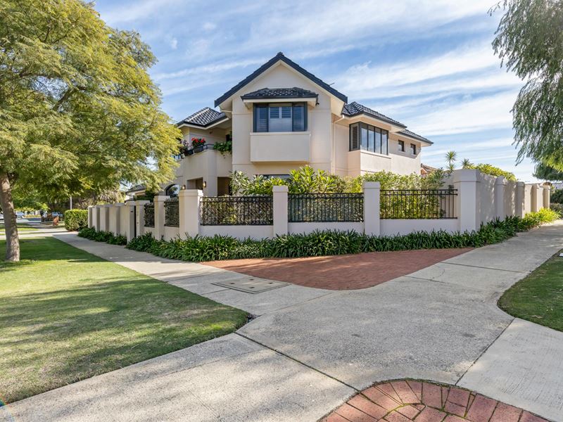 28 Letchworth Centre Avenue, Salter Point WA 6152
