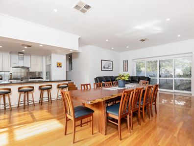 28 Letchworth Centre Avenue, Salter Point WA 6152