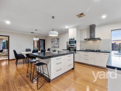 12 Arlington Loop, Coogee WA 6166
