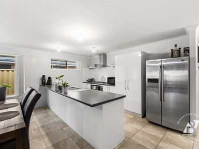50 Gigondas Street, Yalyalup WA 6280