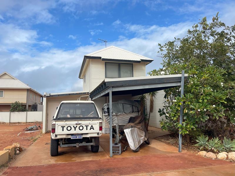 8/30 Dugong Close, Exmouth