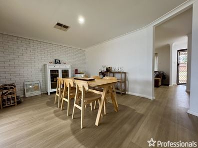 12 Harrier Way, Beldon WA 6027
