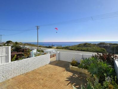 3/35B Halls Head Parade, Halls Head WA 6210